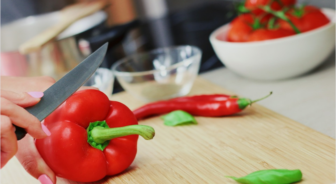Учени препоръчват да готвим зеленчуците с повече зехтин