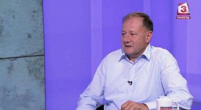 Михаил Миков: Има голяма вероятност Нинова да си оттегли оставката