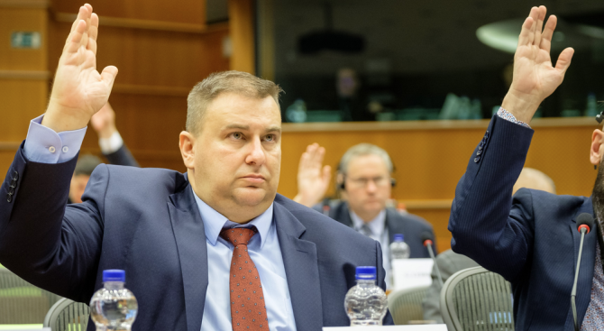 Емил Радев става евродепутат