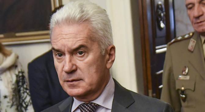 Сидеров: Вече не можем да си затваряме очите за провокациите на Скопие