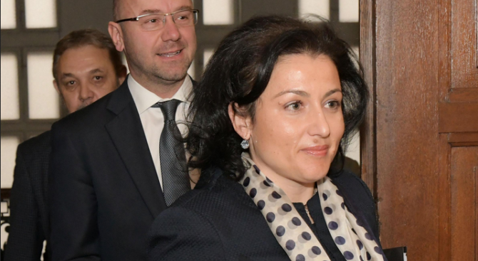 Министър Танева ще участва в жътвена церемония на ръжта по проекта "Хляб на мира"