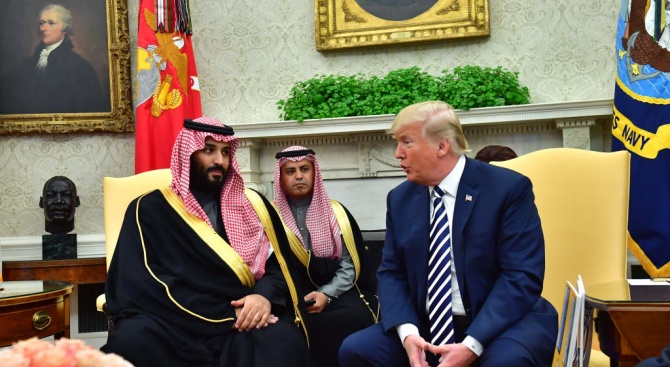 Тръмп разговаря по телефона със саудитския престолонаследник принц Мохамед бин Салман