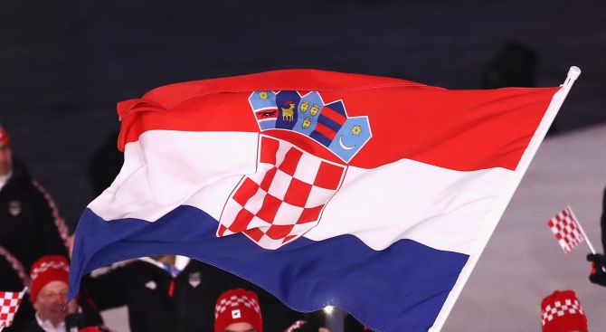 Хървати развяха огромен флаг на дъното на Адриатическо море