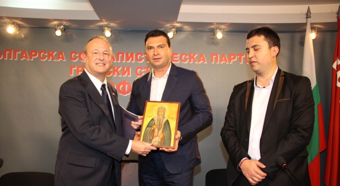 Калоян Паргов посрещна посланика на САЩ Ерик Рубин в централата на БСП – София 