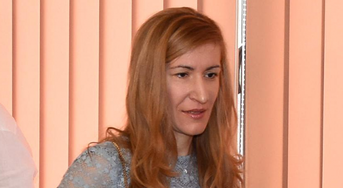 Ангелкова ще сезира прокуратурата за бариера пред плажовете на Русалка