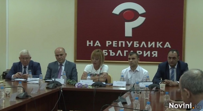 Мая Манолова представи новия Съвет за наблюдение на и за хората с уврежданията