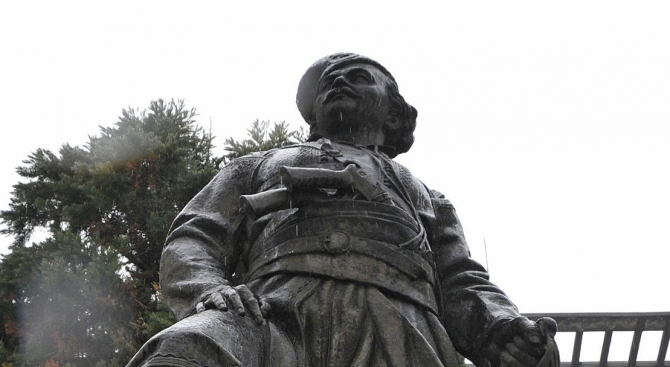 Вдигат паметник на Капитан Петко Войвода в Борисовата градина 