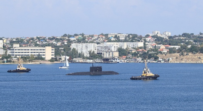 Франция пусна на вода нова атомна подводница 