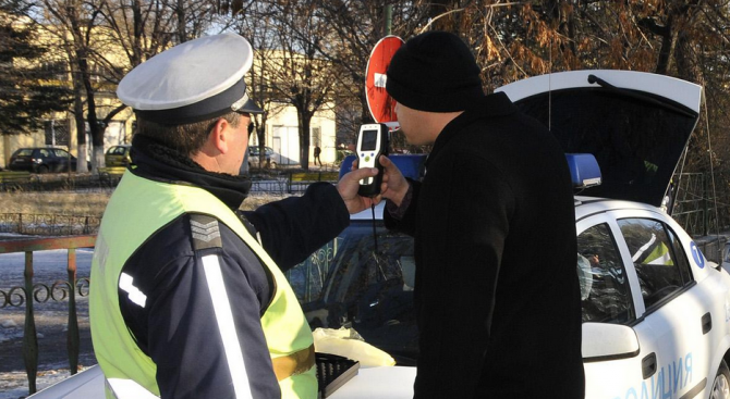 Спипаха мъртво пиян шофьор в Тетевен 