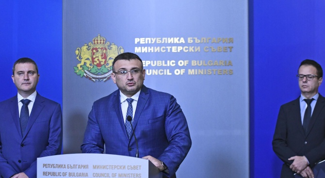 Младен Маринов: Предприемат се мерки за минимализиране на щетите от теча на данни от НАП