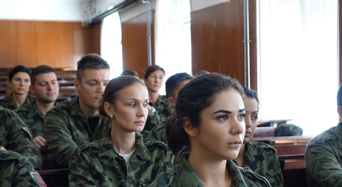 Младежи и девойки от цялата страна ще получат начална военна подготовка във ВВМУ „Н. Й. Вапцаров“ - Варна