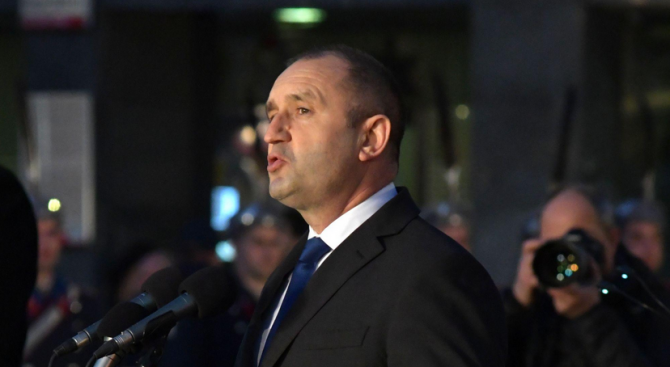 Румен Радев с реч в Карлово пред паметника на Васил Левски