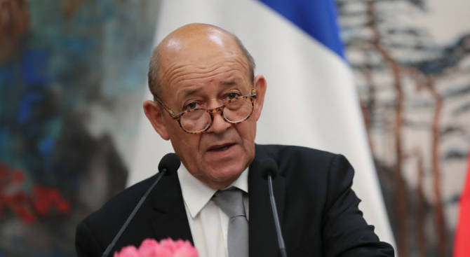 Френският външен министър изрази загриженост от хуманитарната обстановка във Венецуела