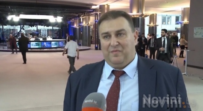 Емил Радев попита комисар Юрова: Следващият мониторингов доклад последен ли ще за България?