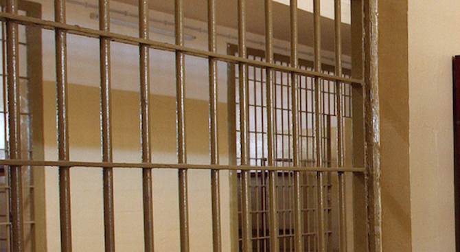 Осъдиха 54-годишен мъж за бягство от затвора 