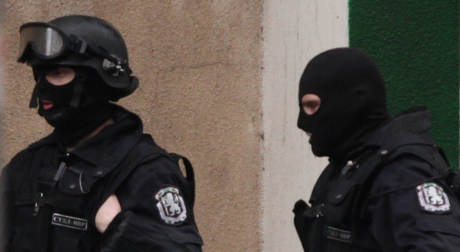 Спецполицаи арестуваха в Хасково българин, издирван за съучастие в убийство в Гърция