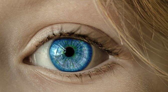 Изобретиха роботизирани лещи за очи, увеличаващи това, което виждате