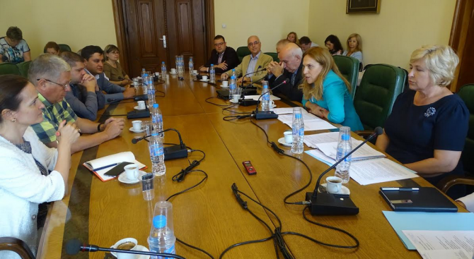 Вицепремиерът Николова се срещна с представители на ИТ сектора
