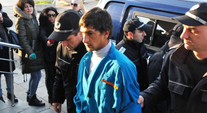 Общо 28 г. затвор за двамата роми, намушкали 32 пъти с нож възрастен мъж в Айтос