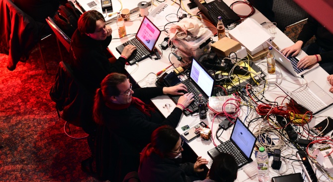 Русия: Лепенка пази компютъра от хакери