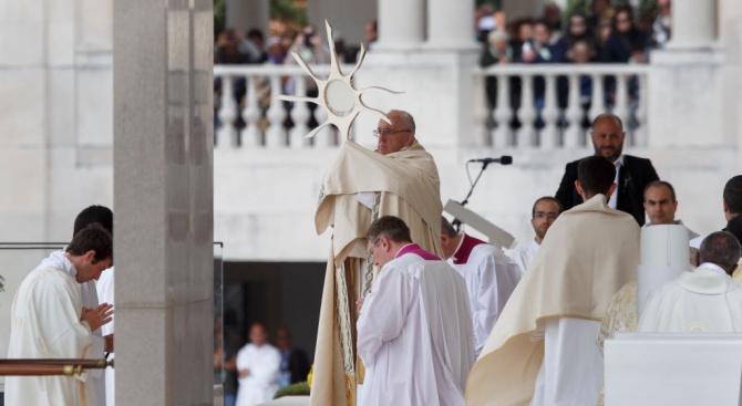  Папата поиска прозрачност и съпричастност с жертвите на всякакви злоупотреби от свещеници