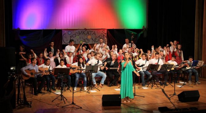 "Вяра, Надежда, Любов" ще ви подарят с голям концерт децата на Банско