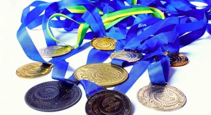 Два сребърни медала спечелиха български ученици на Международната олимпиада по география в Хонконг