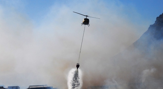 Горски пожар бушува на о-в Гран Канария 