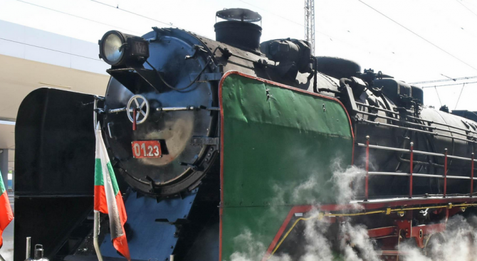 Пожар горя в локомотив по жп линията „Белово – Костенец“