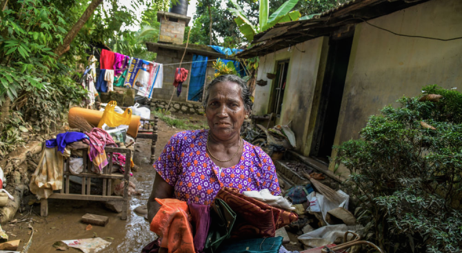 Броят на жертвите на мусонните дъждове в Индия достигна 190 души 