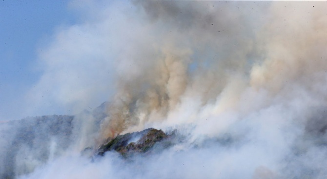 Повече от 200 пожара продължават да горят в Сибир