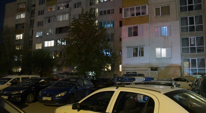 Младо момиче се хвърли от 14-ия етаж на блок във Враца