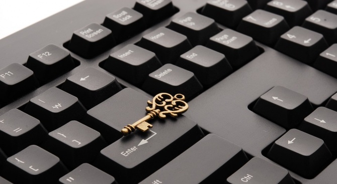 Хакери могат да разбият паролата ви само по шума от клавиатурата