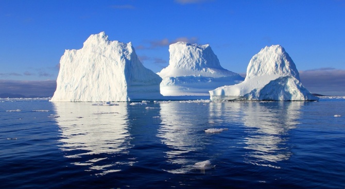 Бързото топене на ледниците в Гренландия чертае бъдещето на планетата