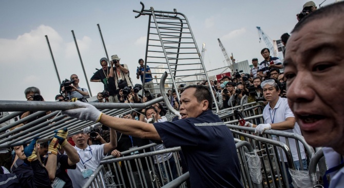 Вестник: Властите в Хонконг не изключват въвеждането на  извънредно положение