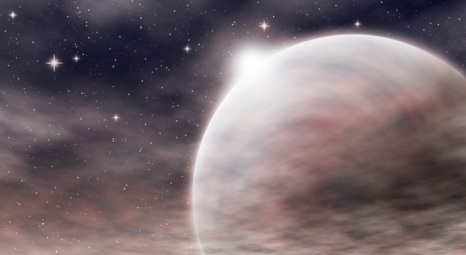 Астрономи откриха гигантска екзопланета със странна орбита