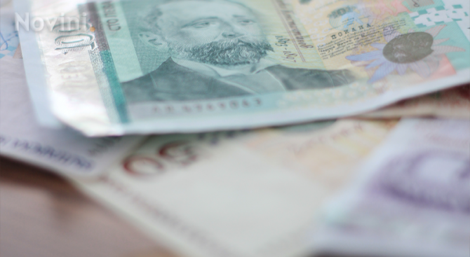 Средната заплата в България се повишава с около 10% годишно