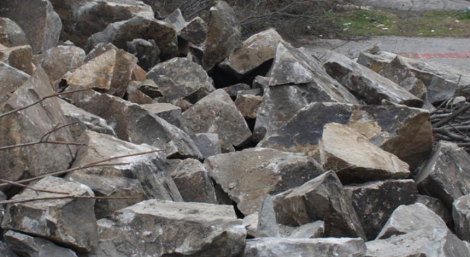 Внимавайте за падащи камъни в Кресненското дефиле