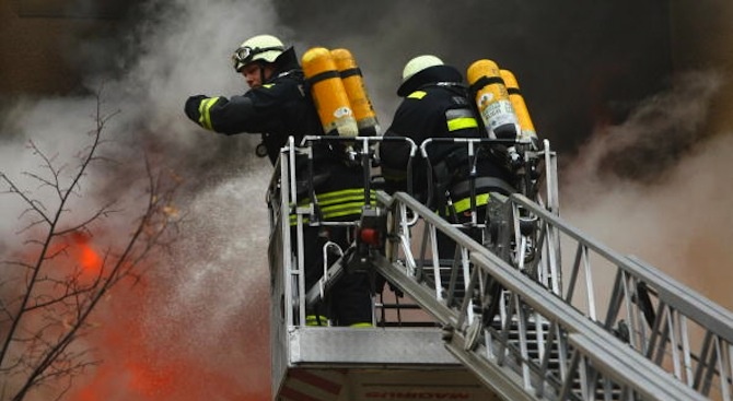 МВР: Пожарът в Бухово е ограничен, няма загинали и пострадали