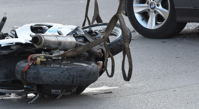 Мотоциклетист пострада при катастрофа на пътя София – Варна
