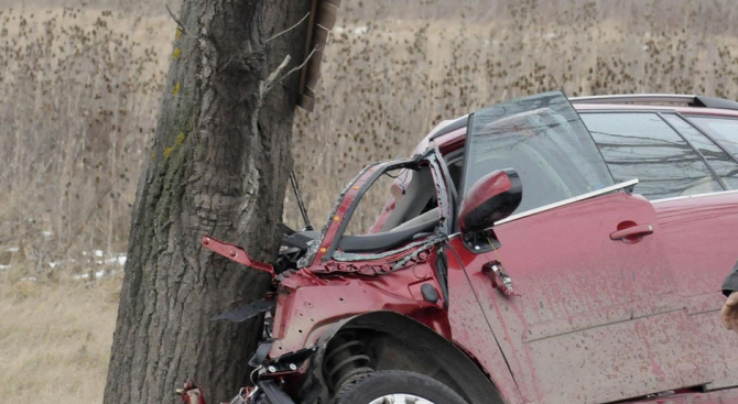 Катастрофа на пътя Варна - Белослав, двама младежи са ранени  