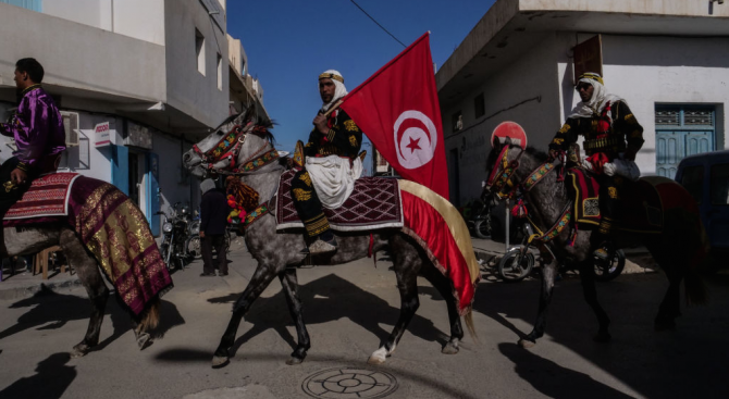 Избирателната активност в Тунис е била около 45%