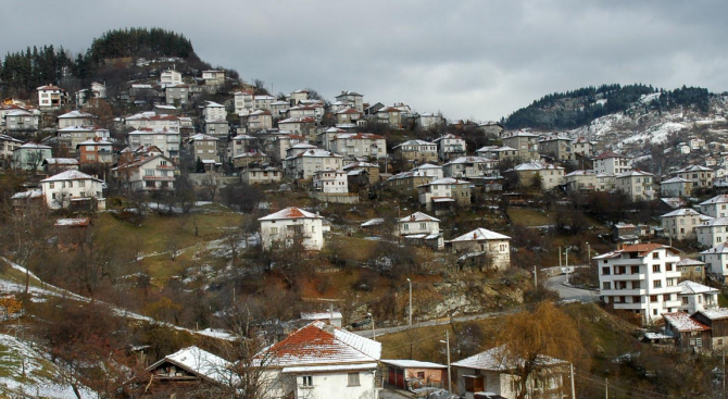 Китайска компания дари 18 000 евро на Момчиловци