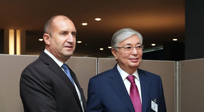 Задълбочаването на двустранните отношения между България и Казахстан обсъдиха президентите Радев и Касим-Жомарт Токаев