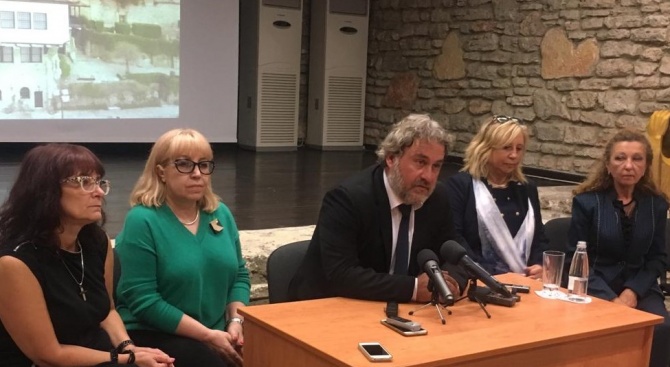 Програма подкрепя творците в образованието по изкуствата и по културата