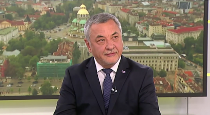 Валери Симеонов: Борисов махна Цветанов заради Доган