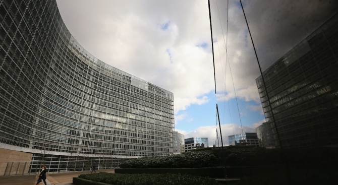 Брюксел: Изслушванията на бъдещите еврокомисари в ЕП няма да се повлияят от решенията на правната комисия