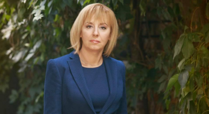 Манолова: Не са намерили правилния човек, когото да уплашат