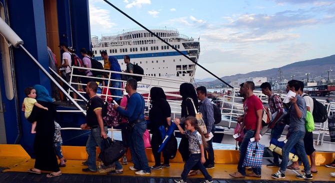 13 жени загинали при потъването на корабчето с мигранти край Лампедуза