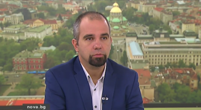 Политолог: Слави може да застане между Борисов и Марешки